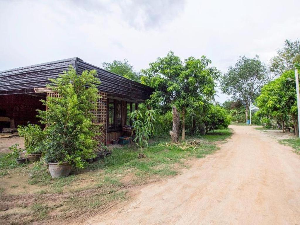 Hotel Oyo 999 Baan Pak Rom Ruen 2*